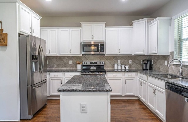 Sleeps 10! Carthage