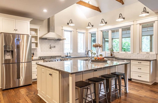 Sleeps 10! Whispering Pines