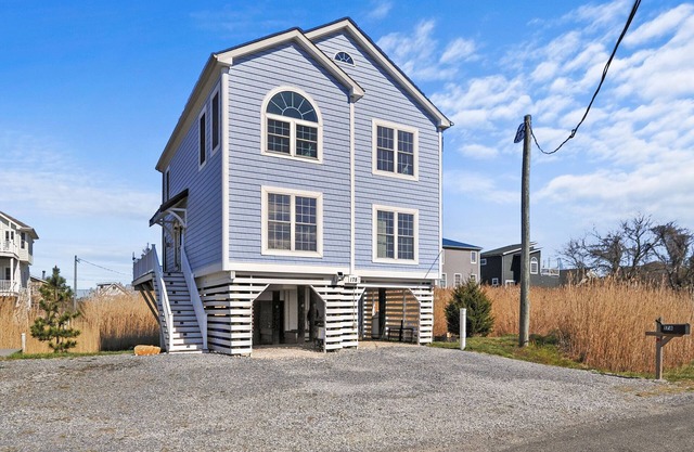 Sleeps 12. Near Bowers Beach, DE Turf, Speedway, AF Base, Casino. New Listing!
