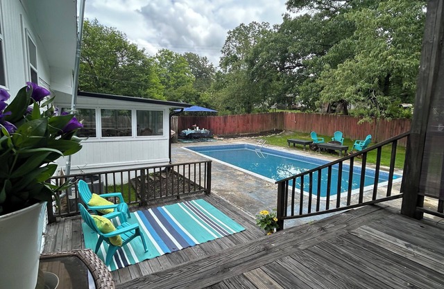 Sleeps 12, Pet Friendly, In-ground Pool, Close to Chattanooga!