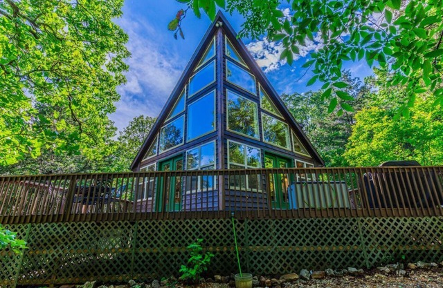 Sleeps 14-Marina, Pool, Roaring River & Table Rock