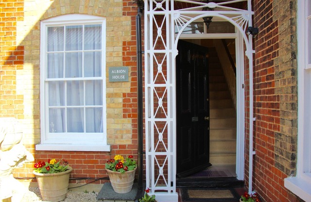 Sleeps 14 Seaside Luxury House on the Suffolk Heritage