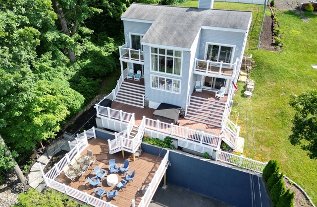 Sleeps 16! Lake, Dock, Hot Tub, Deck, Fire Pit, Grill