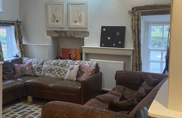Sleeps 19 . Ideal for families stags & hens.7 en-suite bedrooms . Large lounge