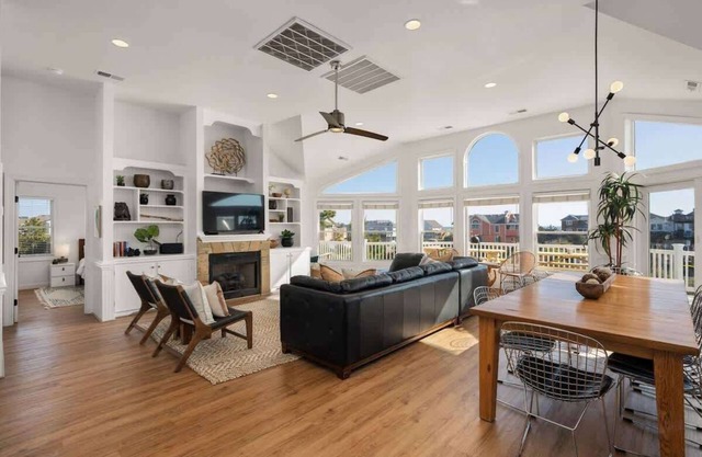 Sleeps 19, Ocean Views & 4-Min Walk to the Beach