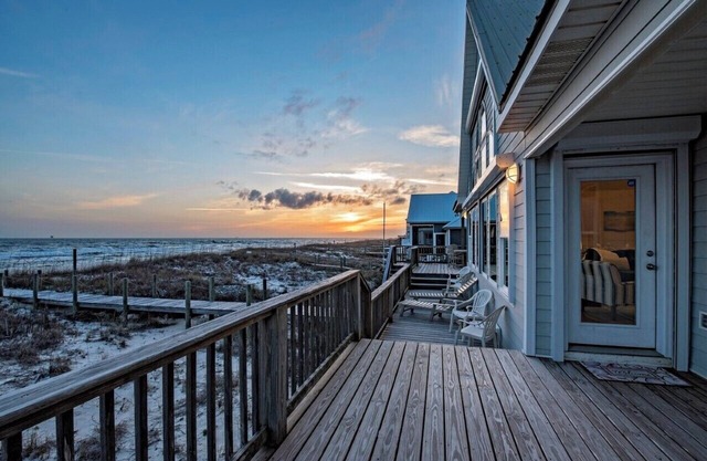 Sleeps 19-Private Beach~Views~Slide~Game Rm~Arcade