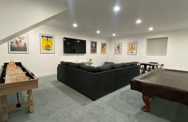 Sleeps 20+, Fire Pit, Game Room, Ideal Beach Pass, Private Hot tub