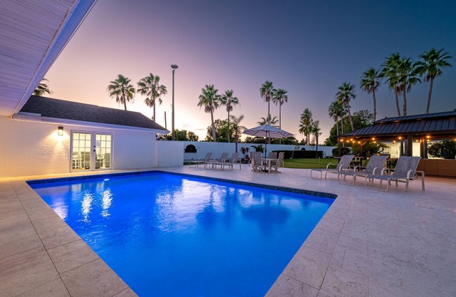 ⚓Now Booking Summer! 75 Palms! Sleeps 23! Coastal Escape in Bradenton!⚓⛳