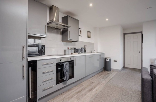 Sleeps 5 l Travelers l Business