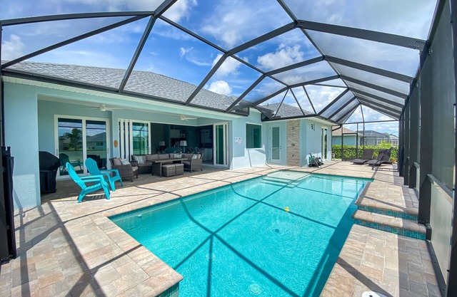 Blue Haven, full refund*, heated pool, sleeps 6