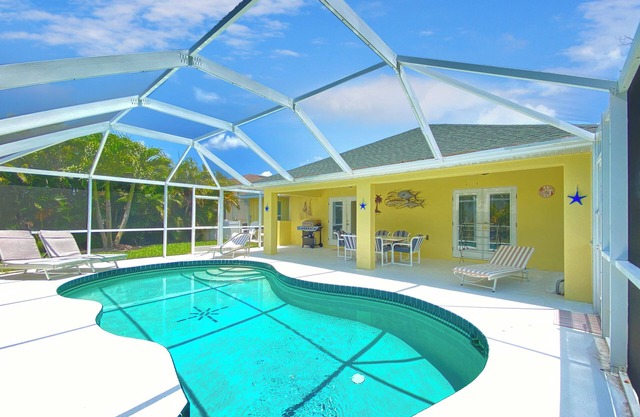 Villa Canaries Nest, 6 couchages, piscine privée chauffée, Rotonda, Floride