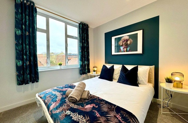 Sleeps 8 - Bournemouth - Ideal Families & Groups!