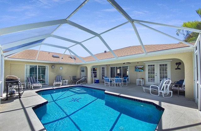 Sunny Sportsman, full refund, pool heat, sleeps 8