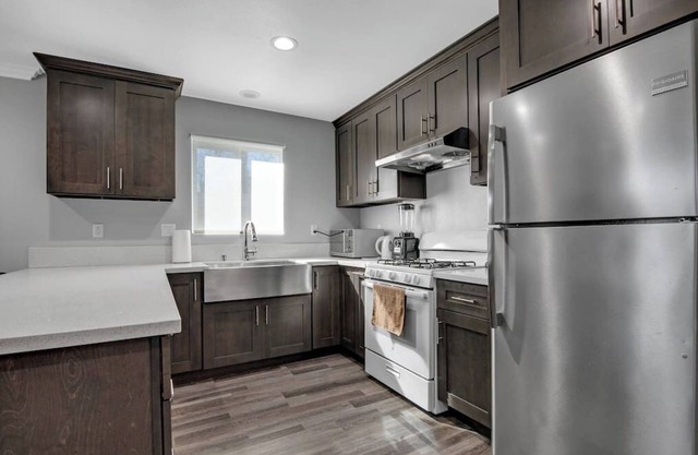 =New 2021 built= 3 Bedroom house near LA downtown