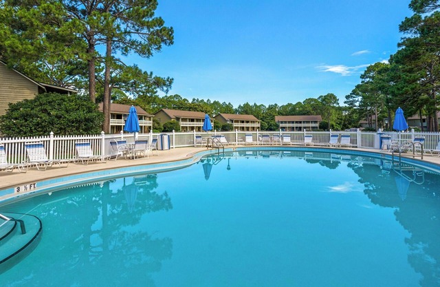 Sleeps 8 w/ Resort Pools, Tennis, Golf & Beach Access + Attraction Tickets!