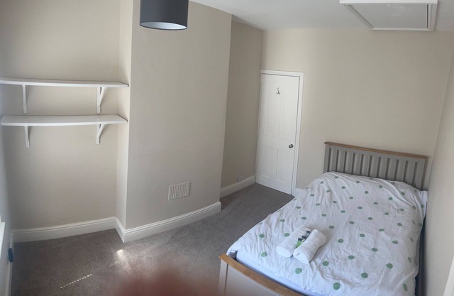 Sleeps5- Garden- FreeParking- CloseToCityCentre