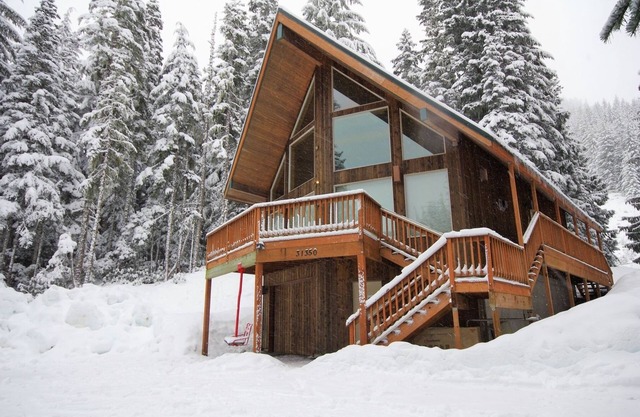 Slope Side Cabin at the Official Collins Lake Resort