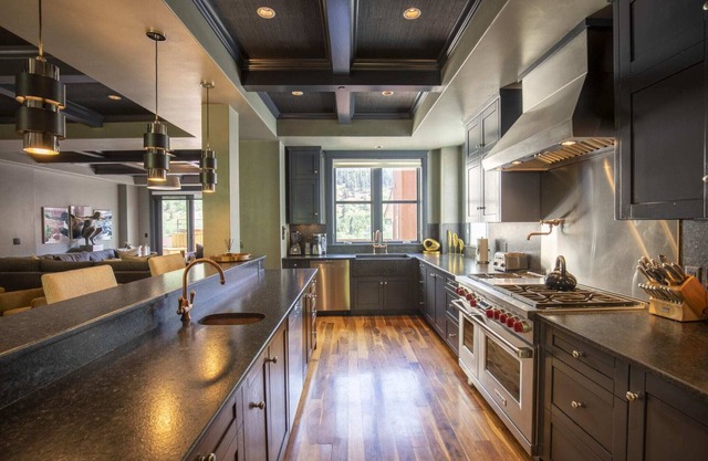 Slopeside 5-Bdrm Residence-Auberge Element 52(S2B)