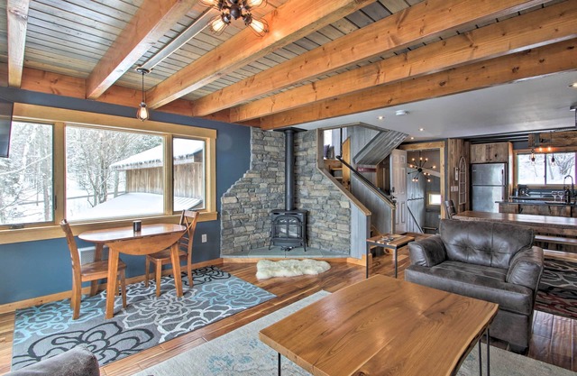 Slopeside Burke Mtn Condo w/ Amenity Access!