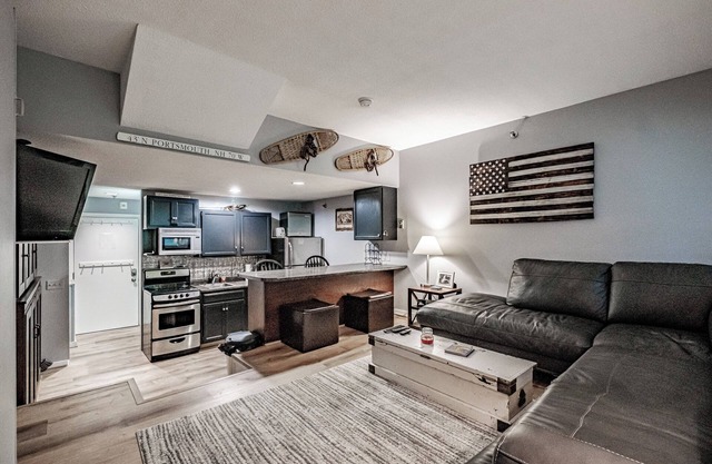 Slopeside! Cascades studio Sleeps 4
