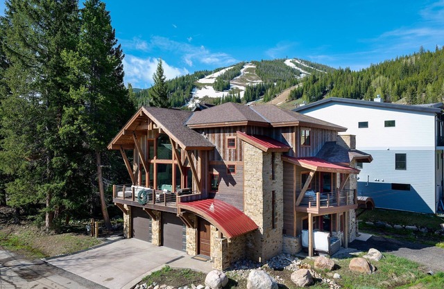 Slopeside Custom Chalet I 2 Hot Tubs I Fire Tables I Views I Best Price I FREE Adventures Daily
