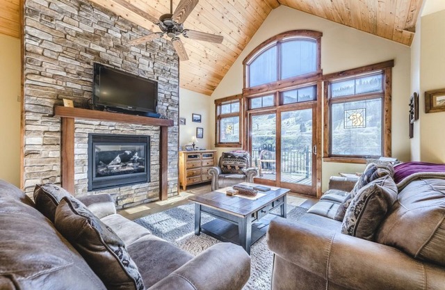Slopeside Luxury Villa 136 I Ski Views I Steam Shower I Best Price I FREE Adventures Daily