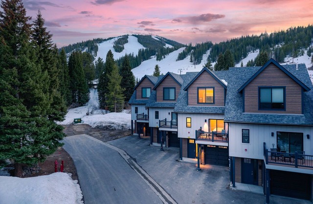 New Slopeside Luxury Villa 135 I Hot Tub I Ski Views I Best Price I FREE Adventures Daily