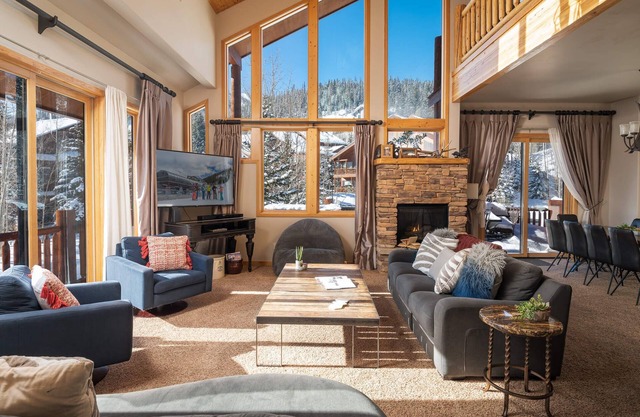 Conçu pour les familles amusantes | Décor magnifique | 17 couchages! | Vues de pente