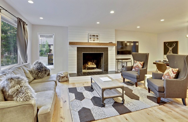 Chalet de luxe au bord du fleuve sur la rivière - Vues superbes / Activités GRATUITES / Jacuzzi et foyer à gaz / Concierge