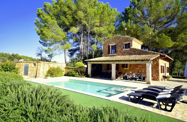 Petit et confortable finca à Petra