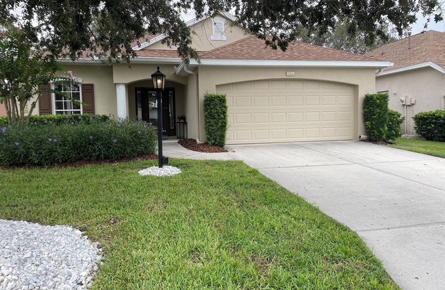 Small bedroom to rent LONGTERM: Safe golf community In Bradenton, FL