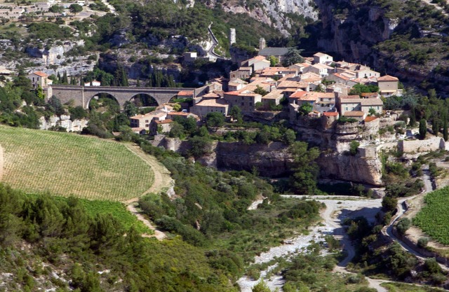 Petit chalet avec terrasse privée et vue imprenable sur les collines du Minervois