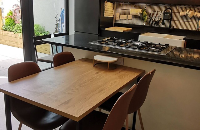 Small cottage with garden in Dublin city centre