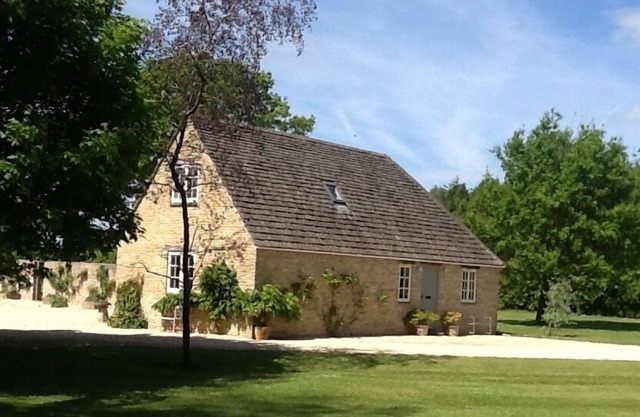 Petit chalet en 4 acres de Parkland. Serviettes et linge de maison fourni.