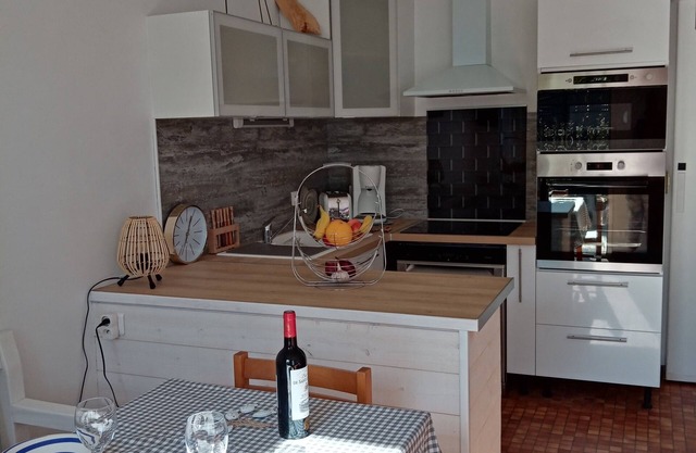 Petite maison 28 m2 classée 2 étoiles, tout confort, proche plages