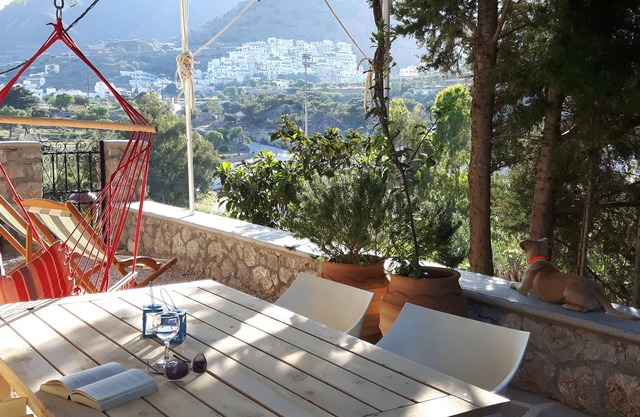 Petite maison style méditerranéen, au calme et proche mer sur île de Karpathos