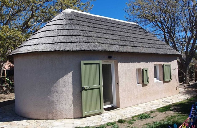 Small house with garden, ideal for peace, sea and water sports