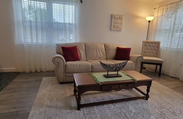 Small house inside the City of Loxley. Big yard. Sage and calm neighborhood