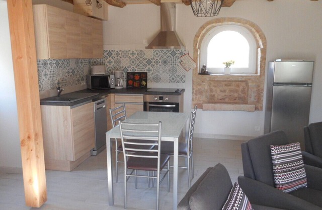 Petite maison Quercynoise en plein centre du département du Lot. (Gite 3 places)