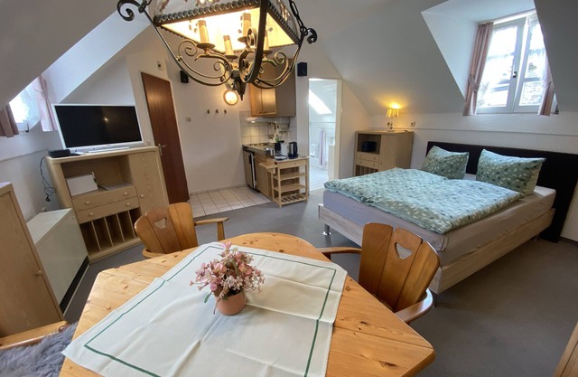 Petit appartement au dernier étage dans une maison en pierre classée à Eifel / Aix-la-Chapelle