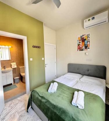 Smart Comfort RoomN2 with Private Bathroom in best Location Beach 250m