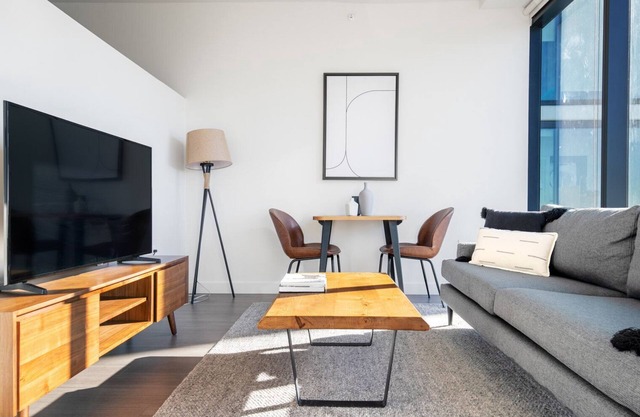 Smart South Loop 1BR w/ Pool & gym, near CTA Train, by Blueground