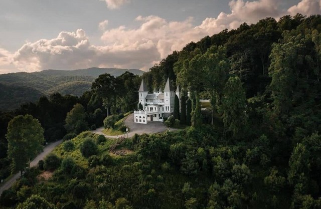 +++ Real Life Castle dans le ciel avec les meilleures vues sur la côte est!+++