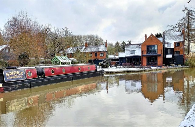 Smoke (Rowington Narrowboats)