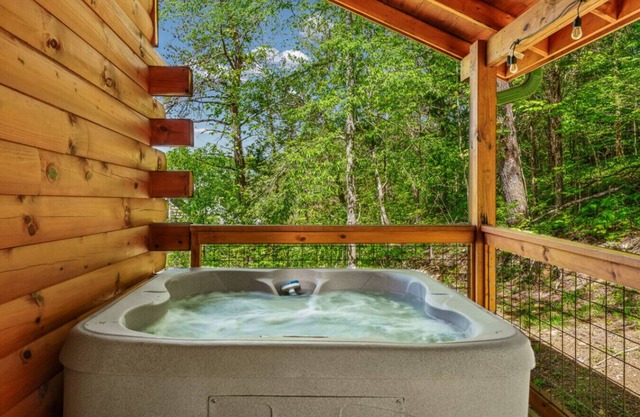 Smokies Couple Getaway by Ghosal Lodging