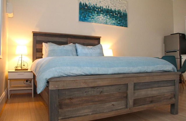 Smugglers Inn Studio Apartments