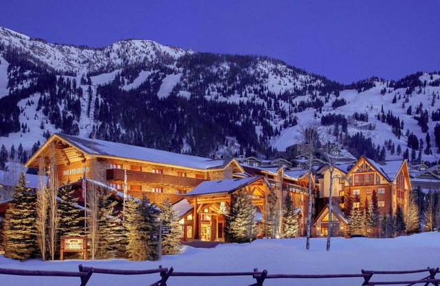 Snake River Lodge