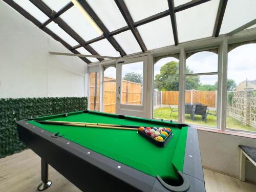 Snooker & serenity- Garden stay