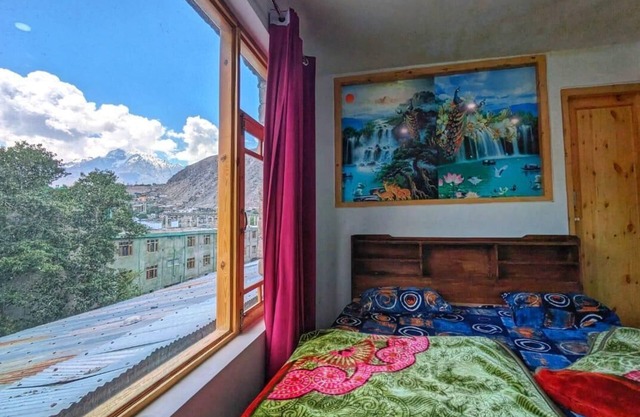 Holiday Inn Guest House