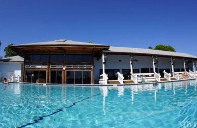 SnowBird Heaven Cozy 2-Bedroom Bungalow w/Pool Hot Tub in Beautiful Lakeland, FL